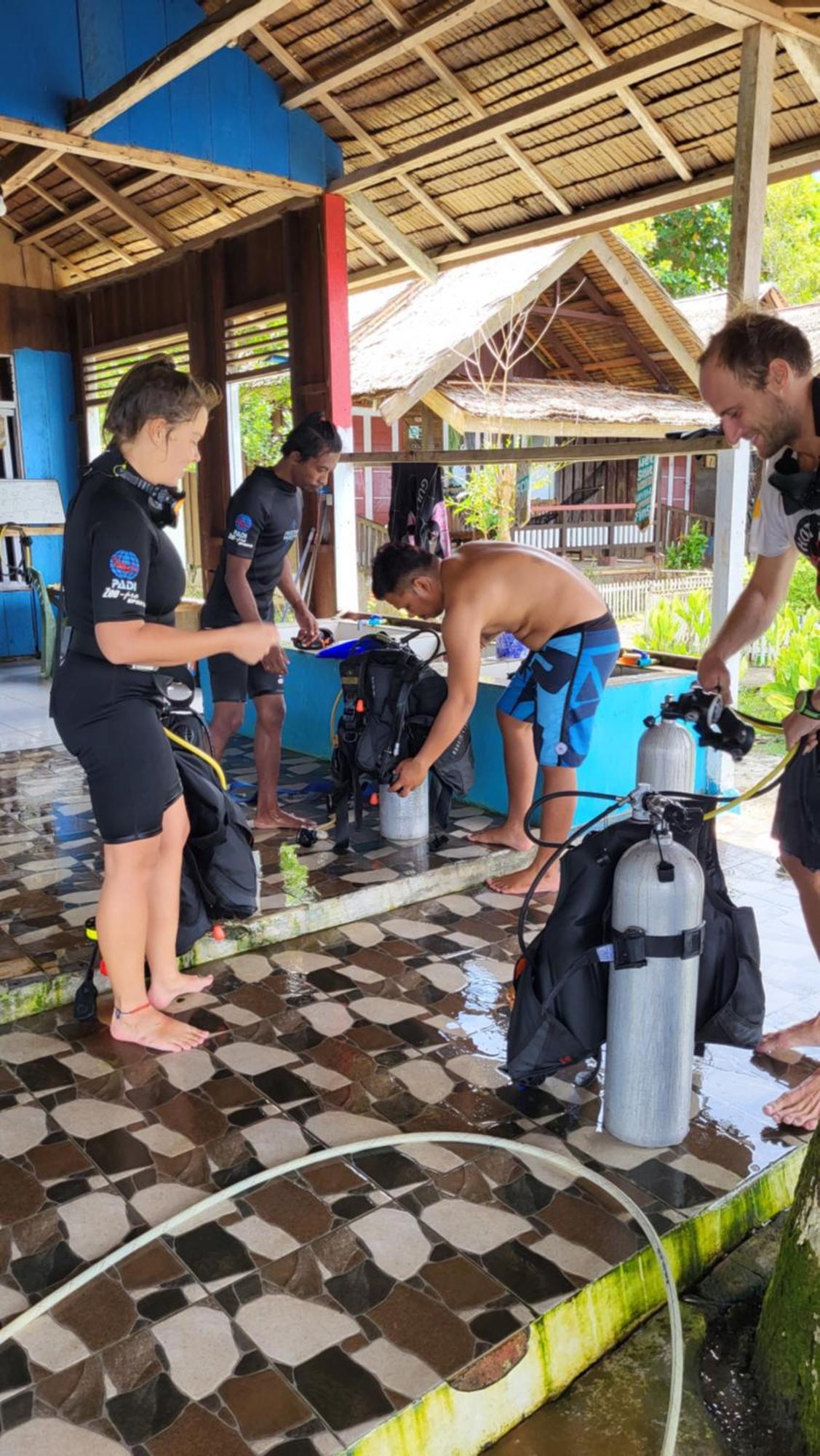 Pristine Paradise Dive Resort - Togean Islands, Una Una Pulau Unauna Екстер'єр фото
